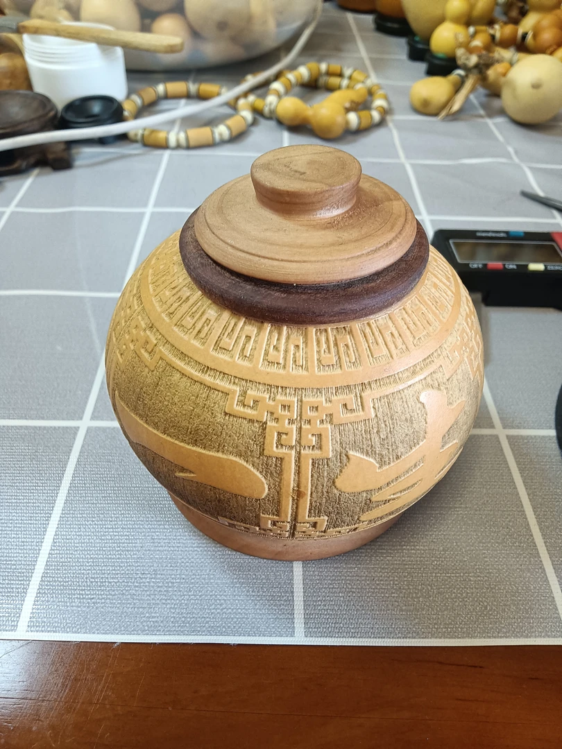 葫芦雕刻茶叶罐子