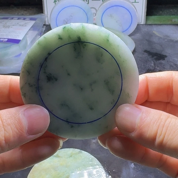 摩***马定制翡翠手镯未镶嵌