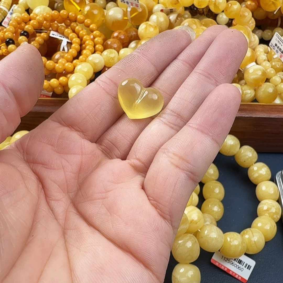 琥珀未镶嵌珠宝奇石