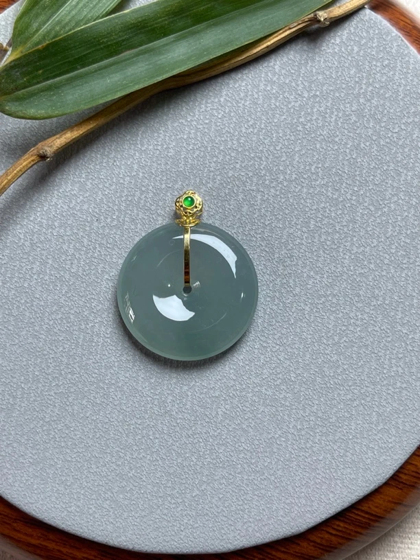 翡翠平安扣镶嵌国风