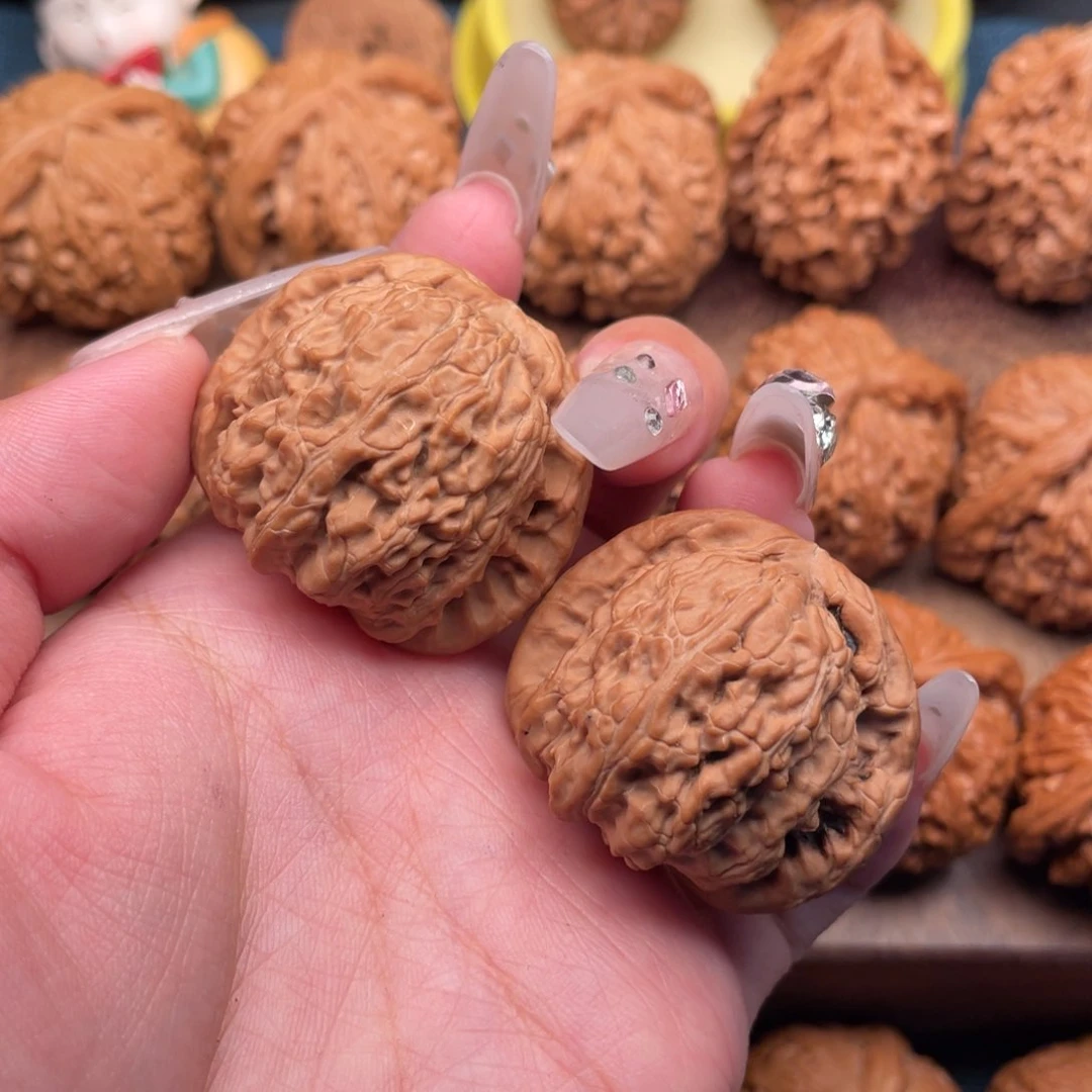 文玩核桃吊坠全品白狮子38