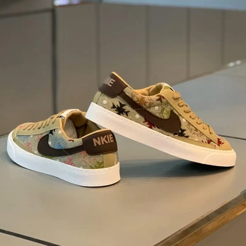 秋冬季男鞋2025新款时尚拼接低帮运动鞋拼色百搭潮流轻便软底板鞋