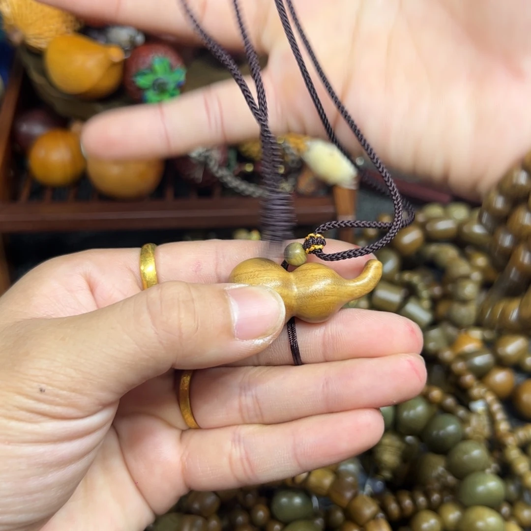 无事牌维腊木（绿檀）