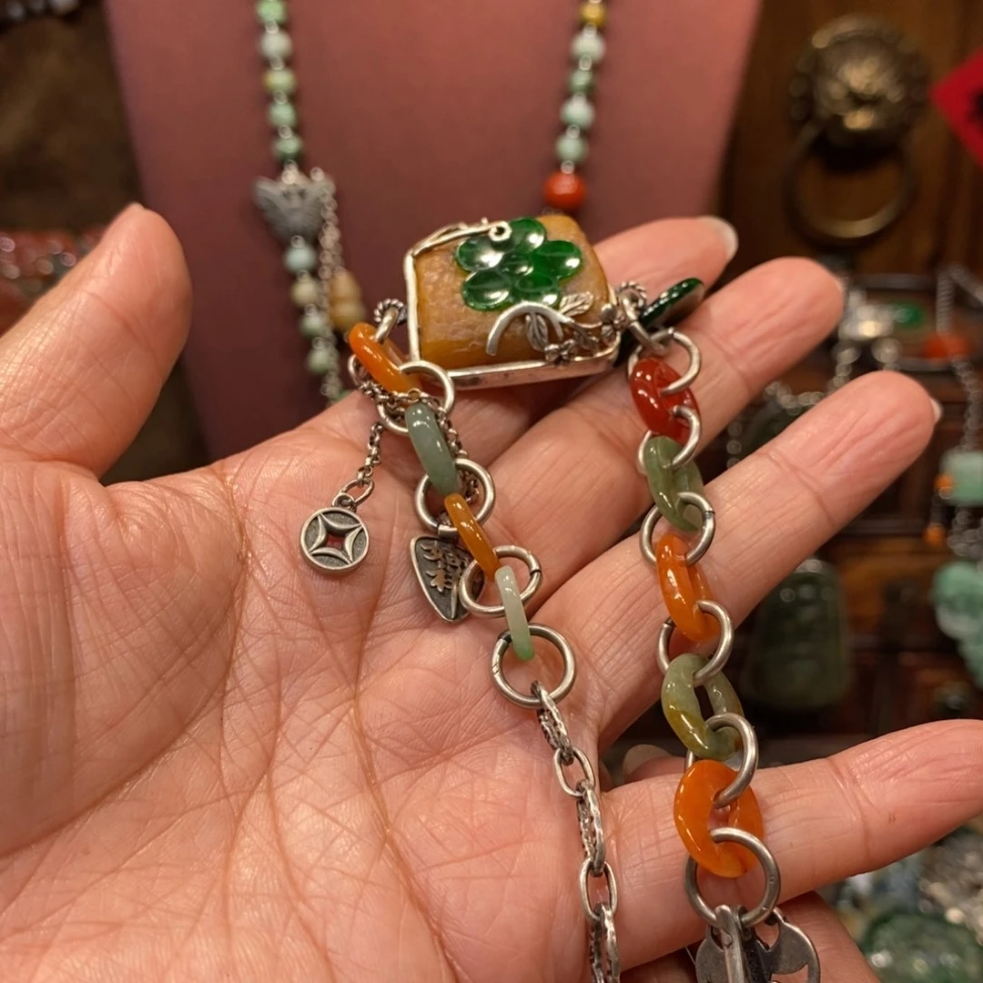 翡翠吊坠(赠链)未镶嵌