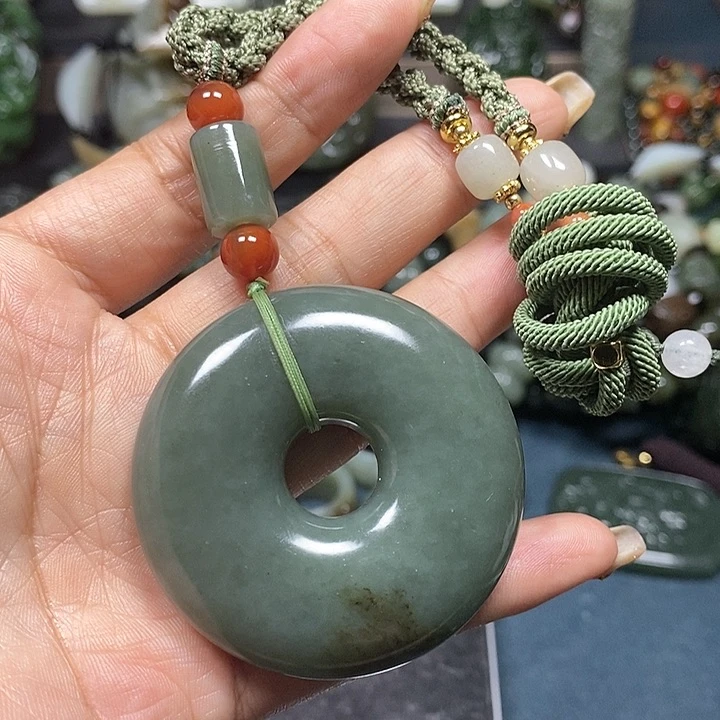 和田玉挂件未镶嵌