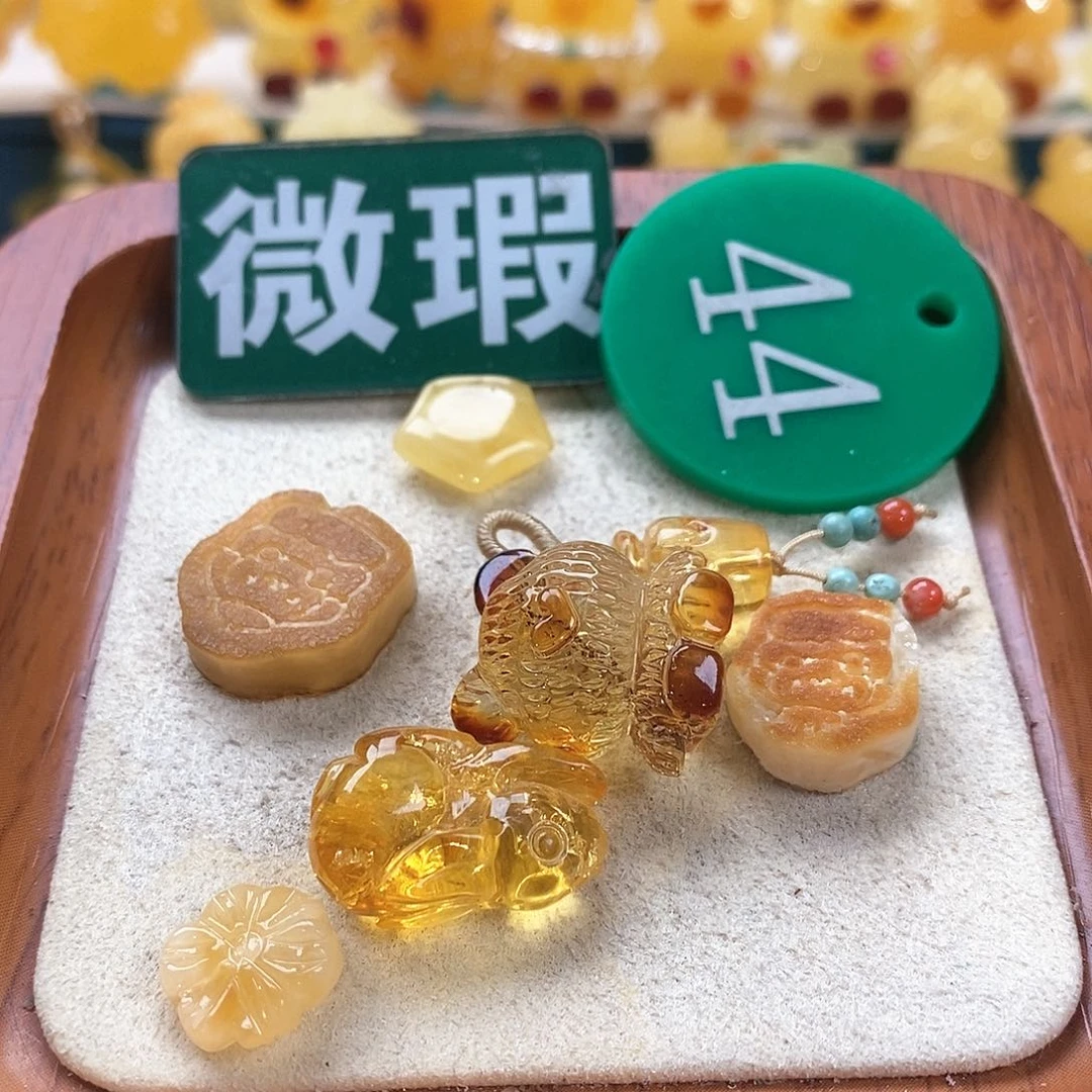 琥珀颈饰未镶嵌裸石