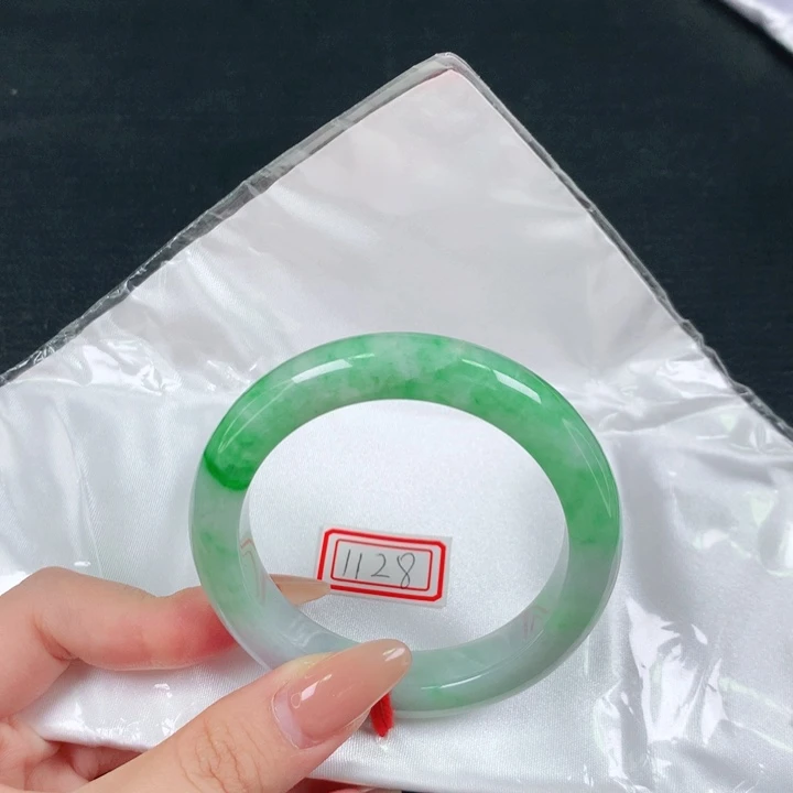 翡翠手镯未镶嵌天然翡翠手镯04