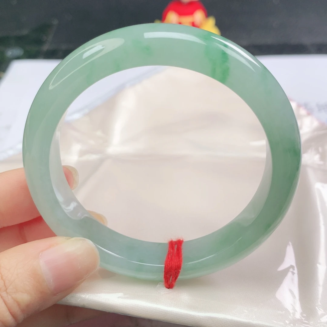 翡翠未镶嵌手镯正