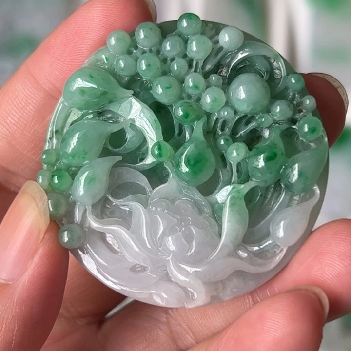颈饰未镶嵌翡翠花
