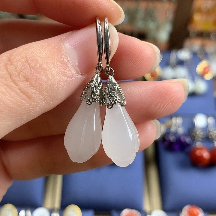 石英质玉（金丝玉）耳环银S925镶嵌玉兰花20*10左右