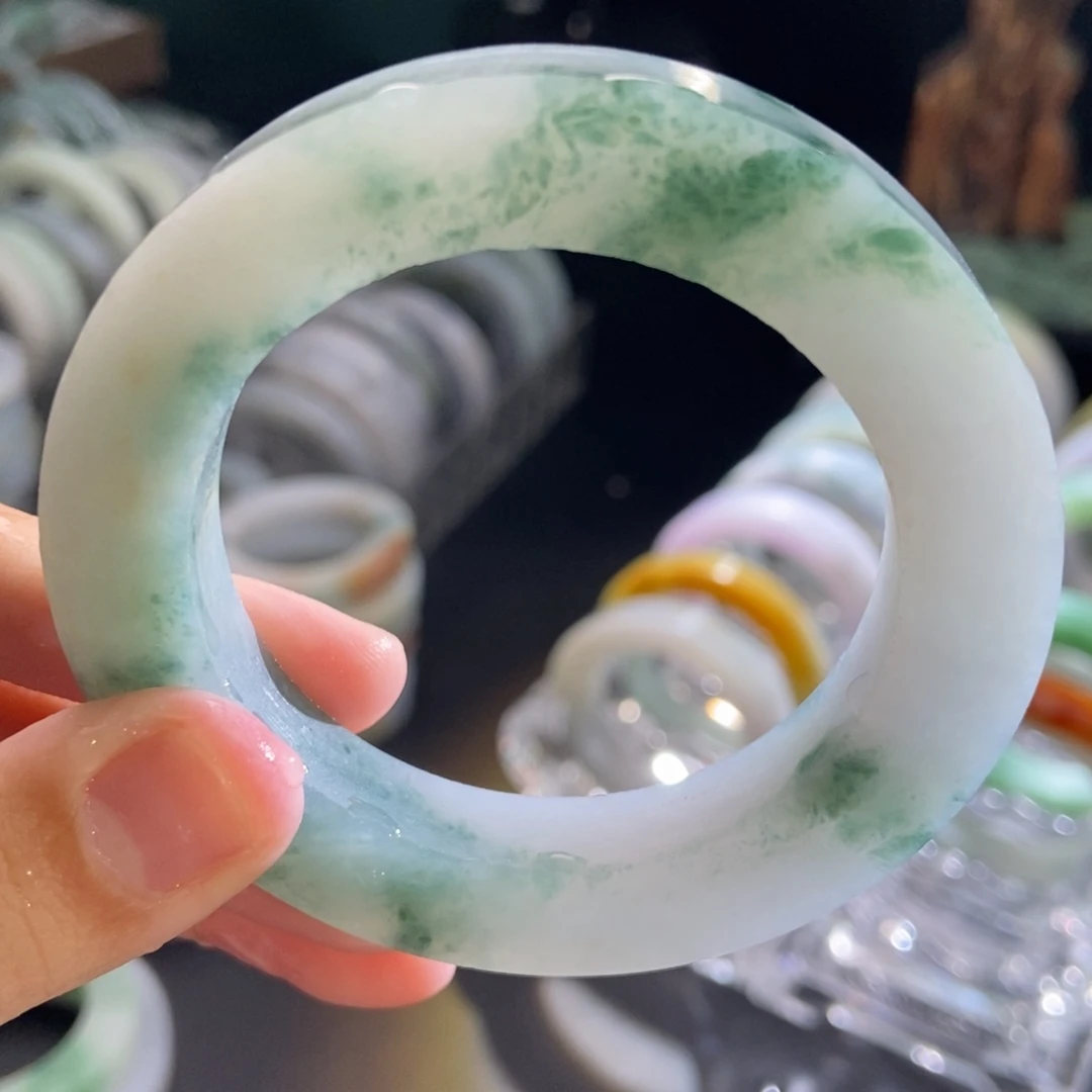 A***a定制翡翠未镶嵌手镯