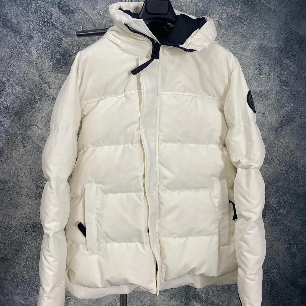 未使用 CANADA GOOSE 连帽羽绒服/北辰白/XL码/13801
