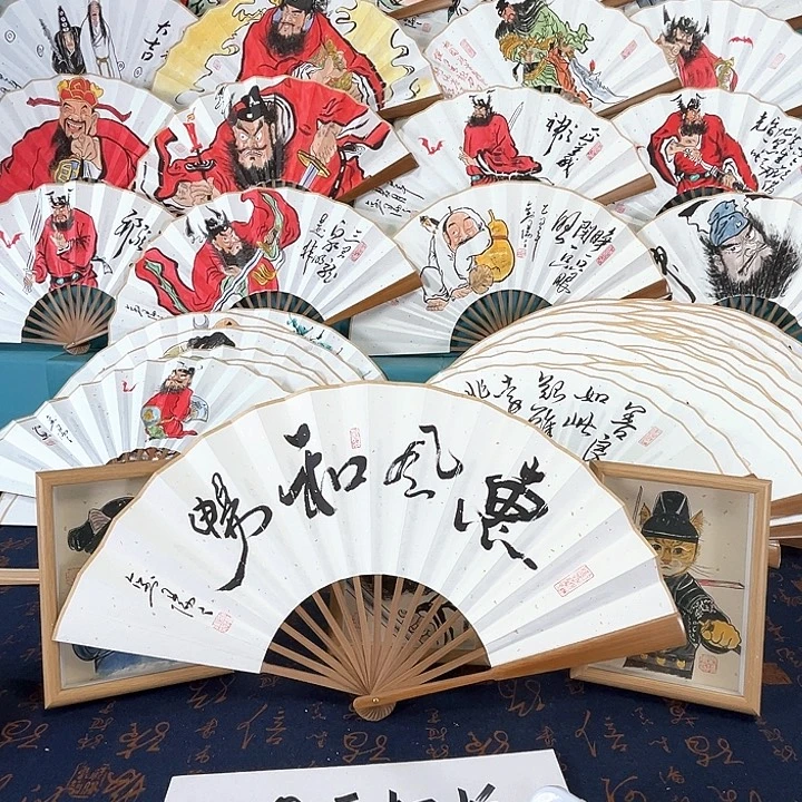 向***花国画手绘折扇一把