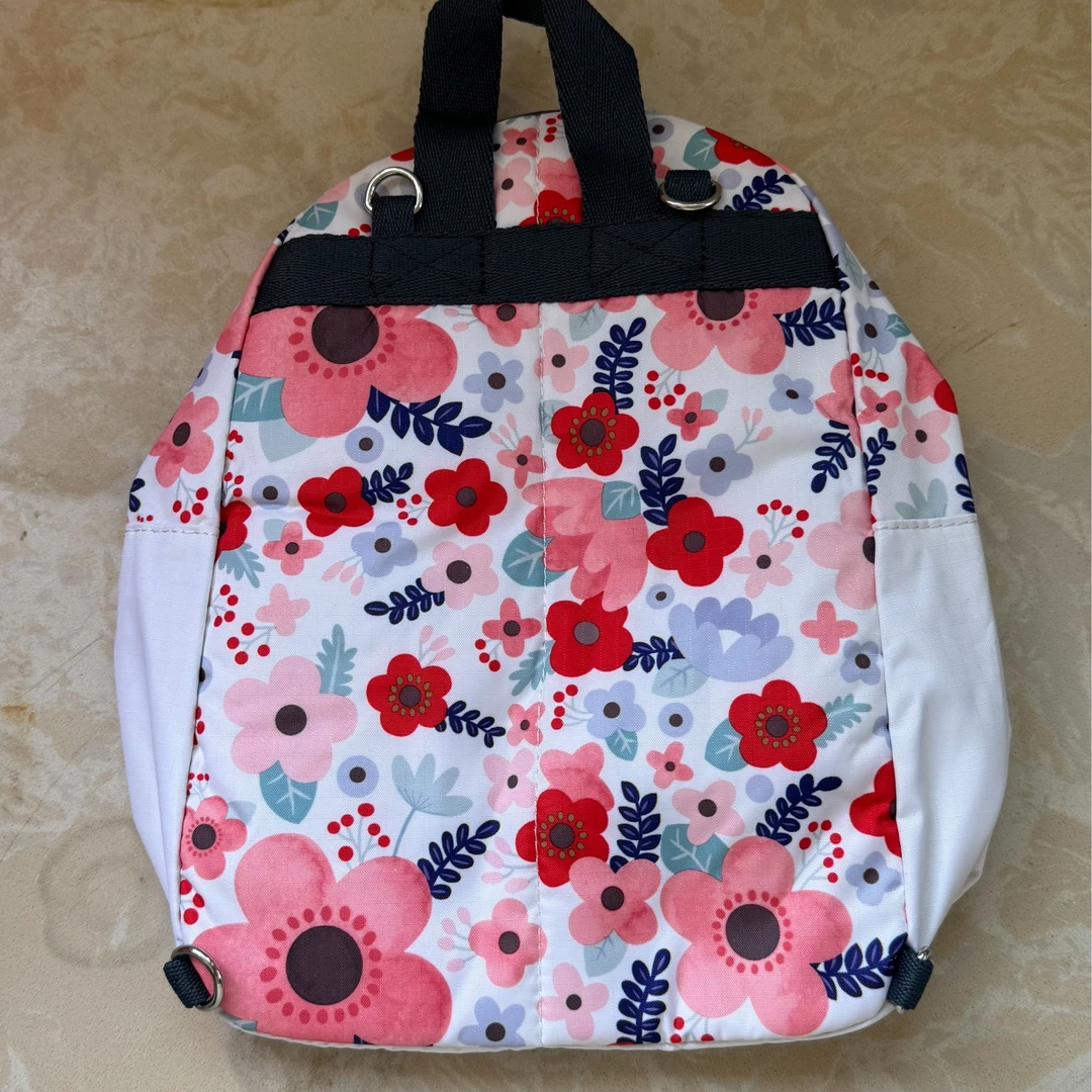 F746 小背包白色可妮兔