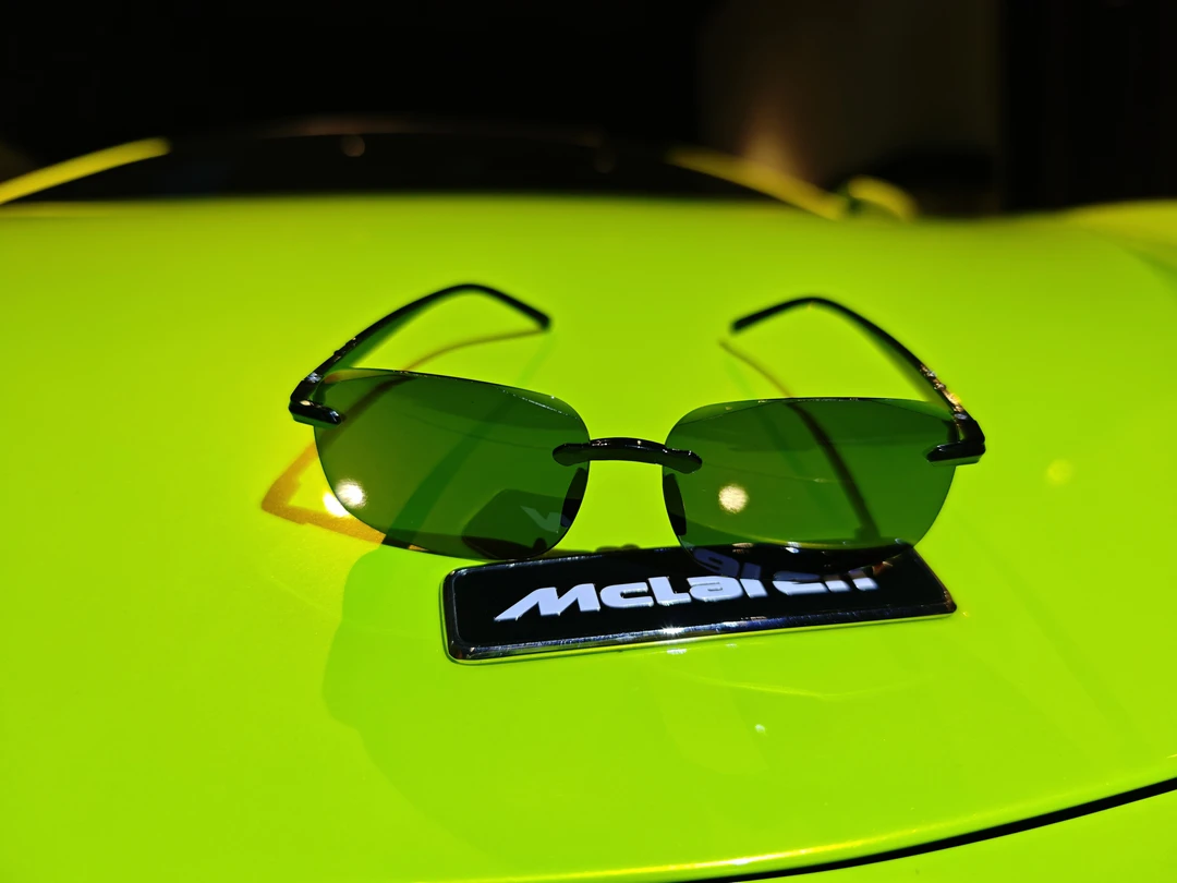 【二姐专属】网红时尚潮流个性防风简约墨镜