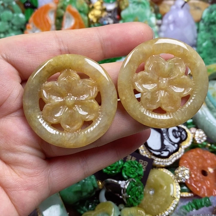 翡翠未镶嵌吊坠(赠链)