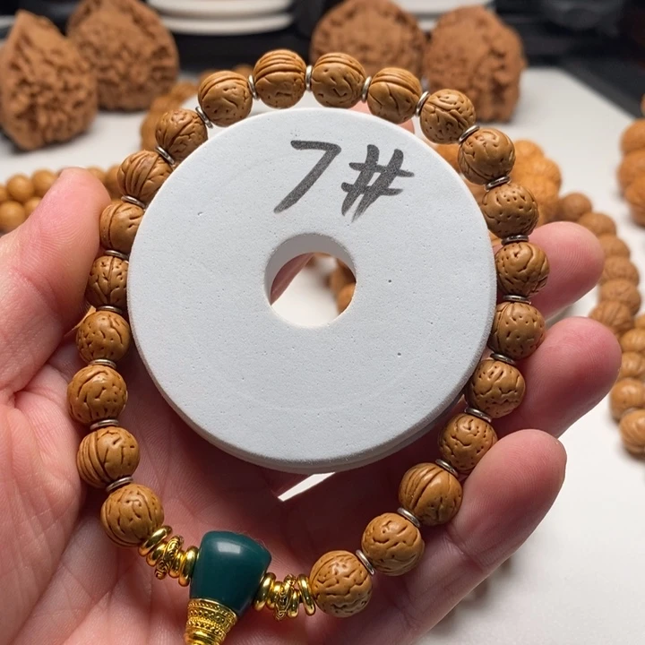 盘***硕吊坠桃核桃核手持