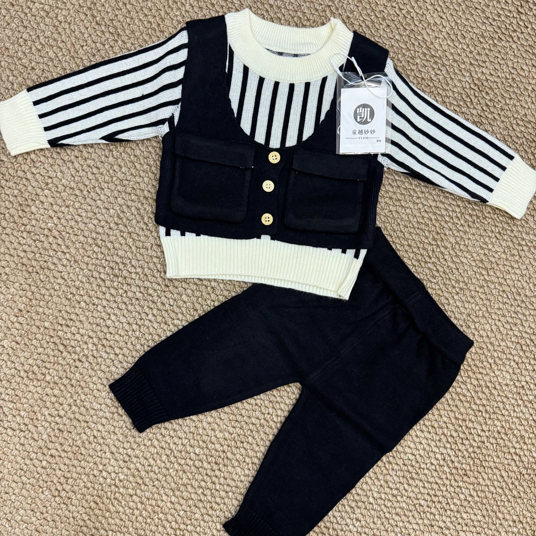 男宝黑色假两件毛衣两件套