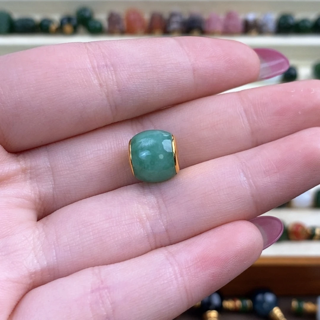 翡翠18K金镶嵌颈饰配珠