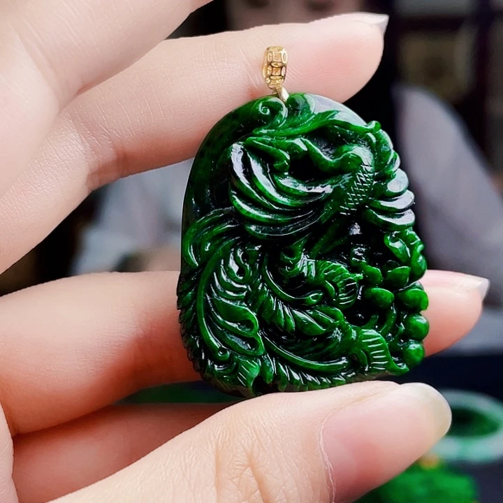 翡翠18K金镶嵌颈饰多样性