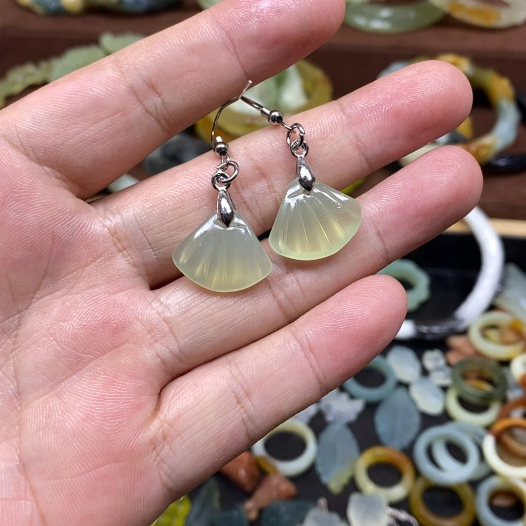 蛇纹石玉耳坠未镶嵌