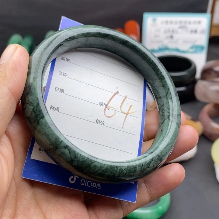 未镶嵌手镯石英质玉