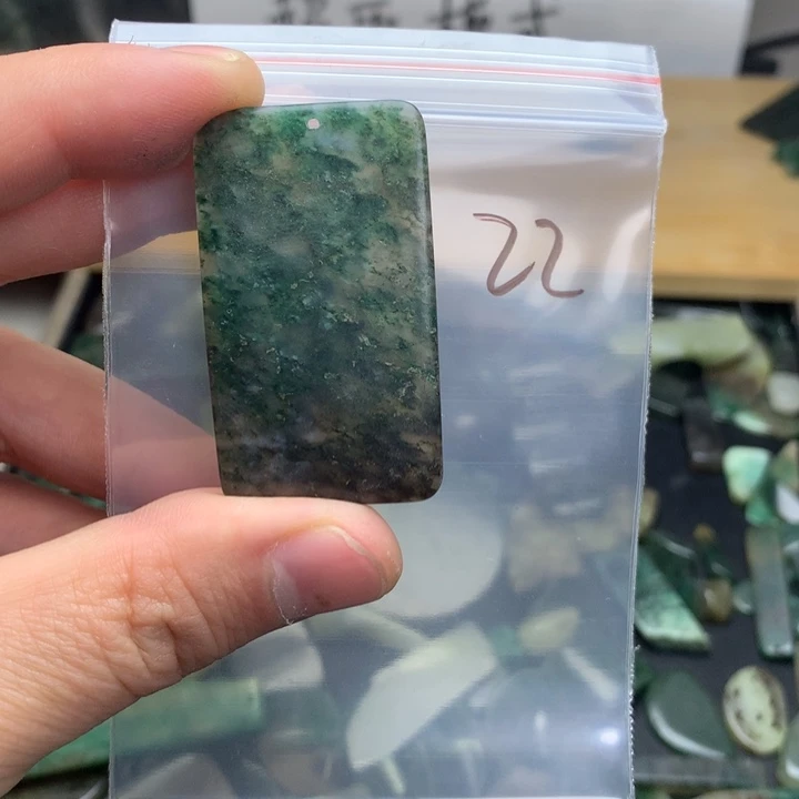 独山玉未镶嵌珠宝半成品