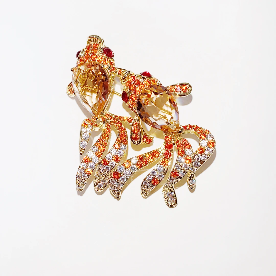 kasiya/卡思雅 铜合金合成锆石胸针 金色年年有鱼胸针送礼胸花