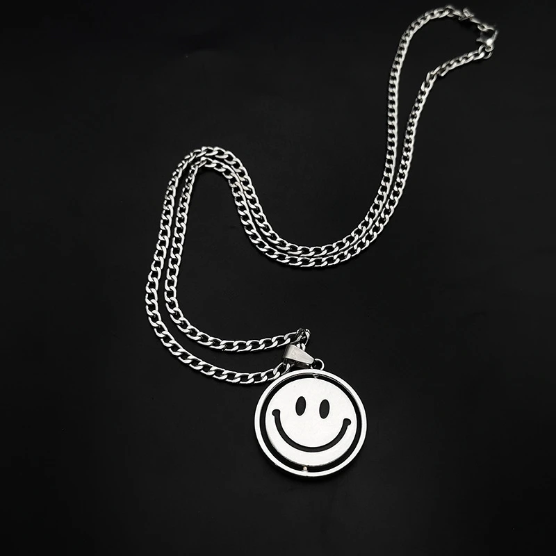 钛钢项链 时尚ins风简约旋转笑脸项链 复古个性嘻哈项链饰品
