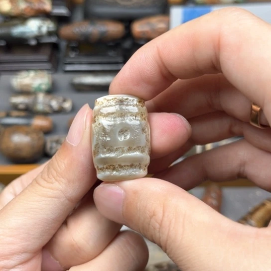 悠***生玛瑙/玉髓未镶嵌颈饰