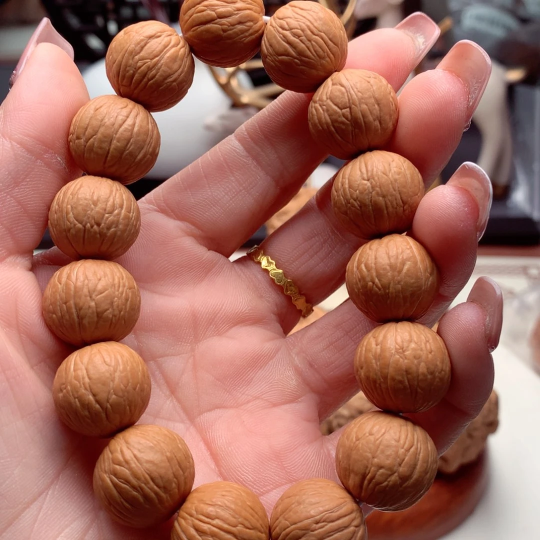 文玩核桃吊坠马*野猴头手串。  6号