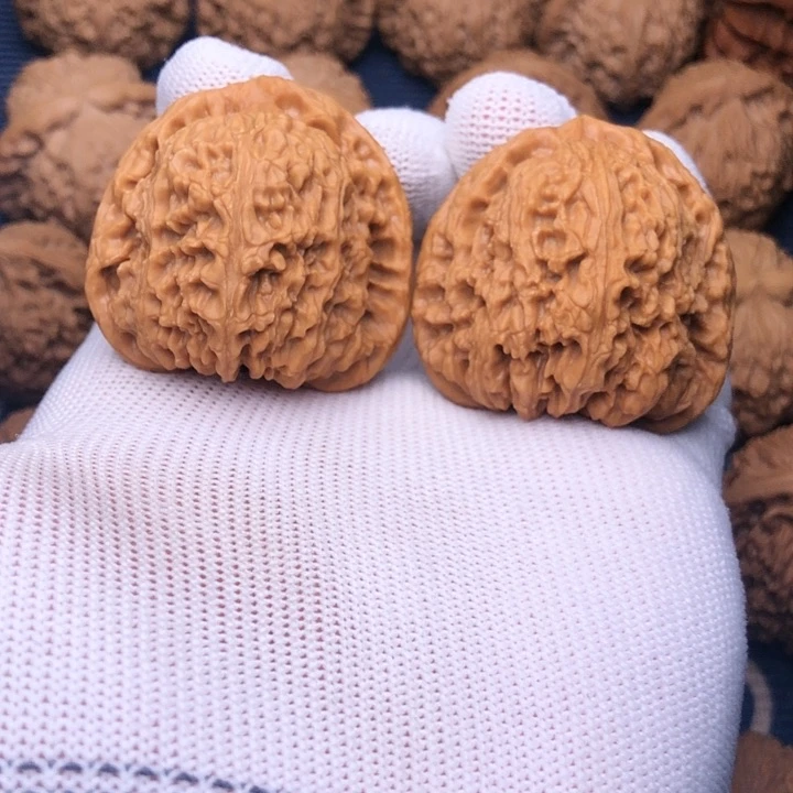 文玩核桃吊坠别***乐南疆石