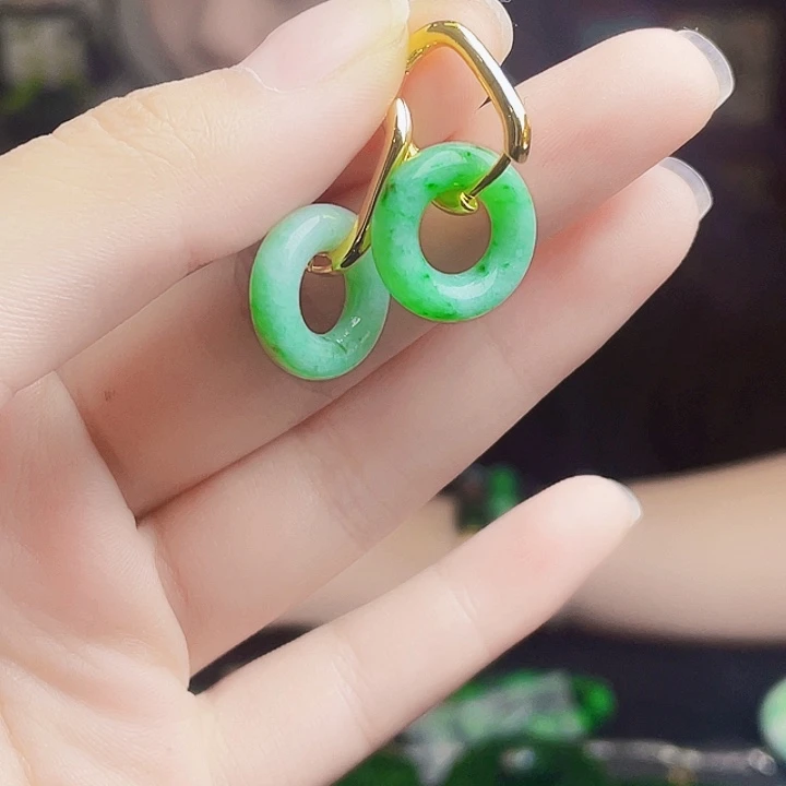 颈饰未镶嵌翡翠多样性