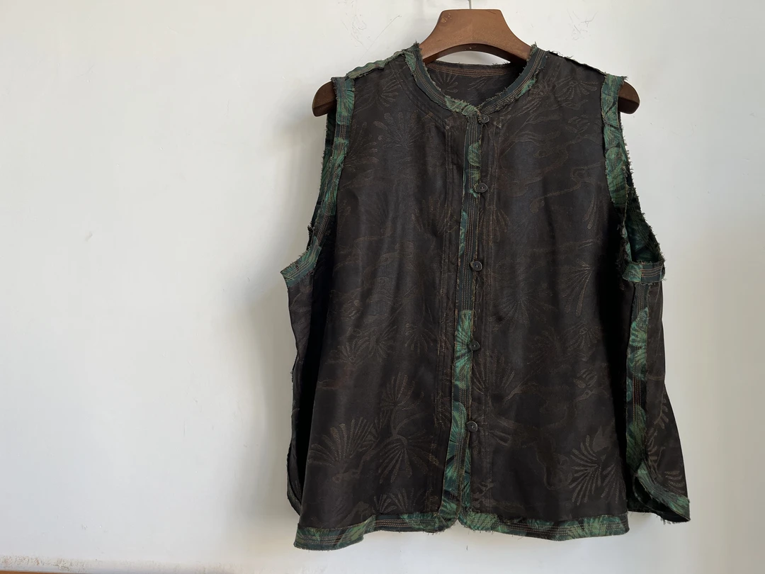 小红分享-荼  331024新款高端双面穿开衫马甲59围125