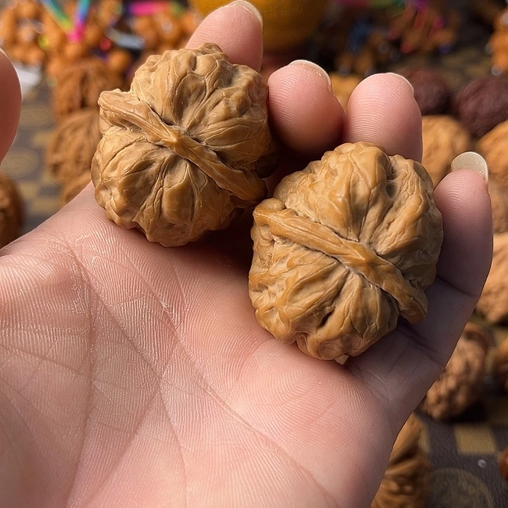 文玩核桃吊坠蛤蟆头