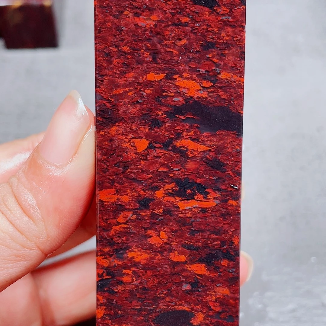 玉桂林鸡血玉印章镇尺18