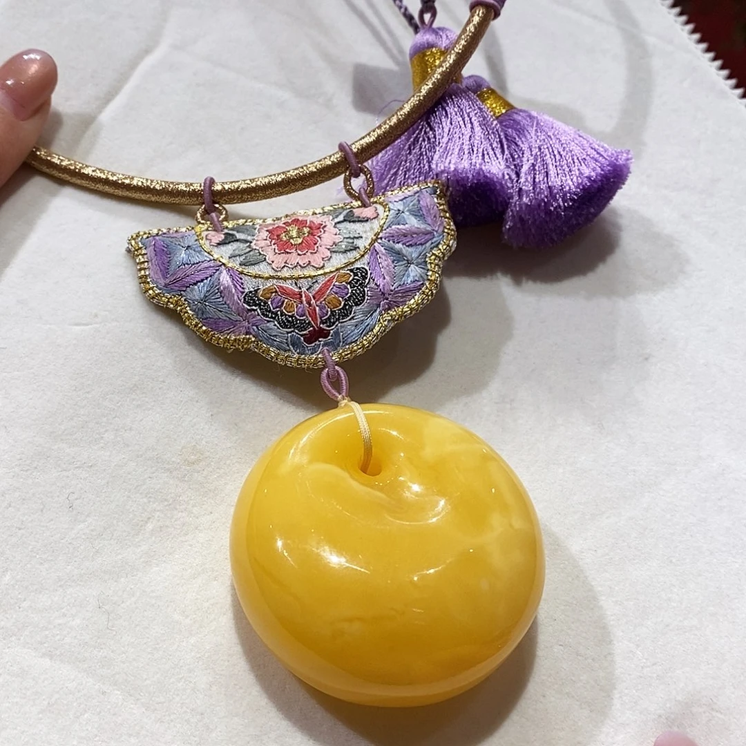 蜜蜡未镶嵌颈饰蜜蜡