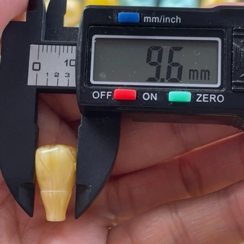 【闪购商品】未镶嵌蜜蜡裸石80杂