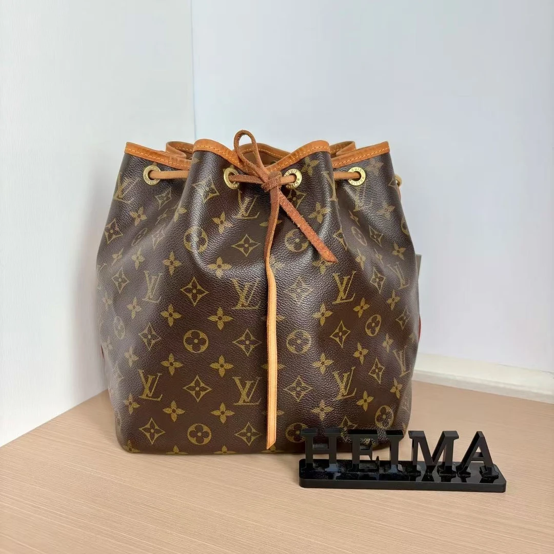95新 LouisVuitton/路易威登 14070226 抽绳水桶 AR3098 24*26