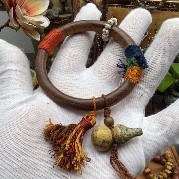 未镶嵌岫岩河磨玉（透闪石质玉）挂件