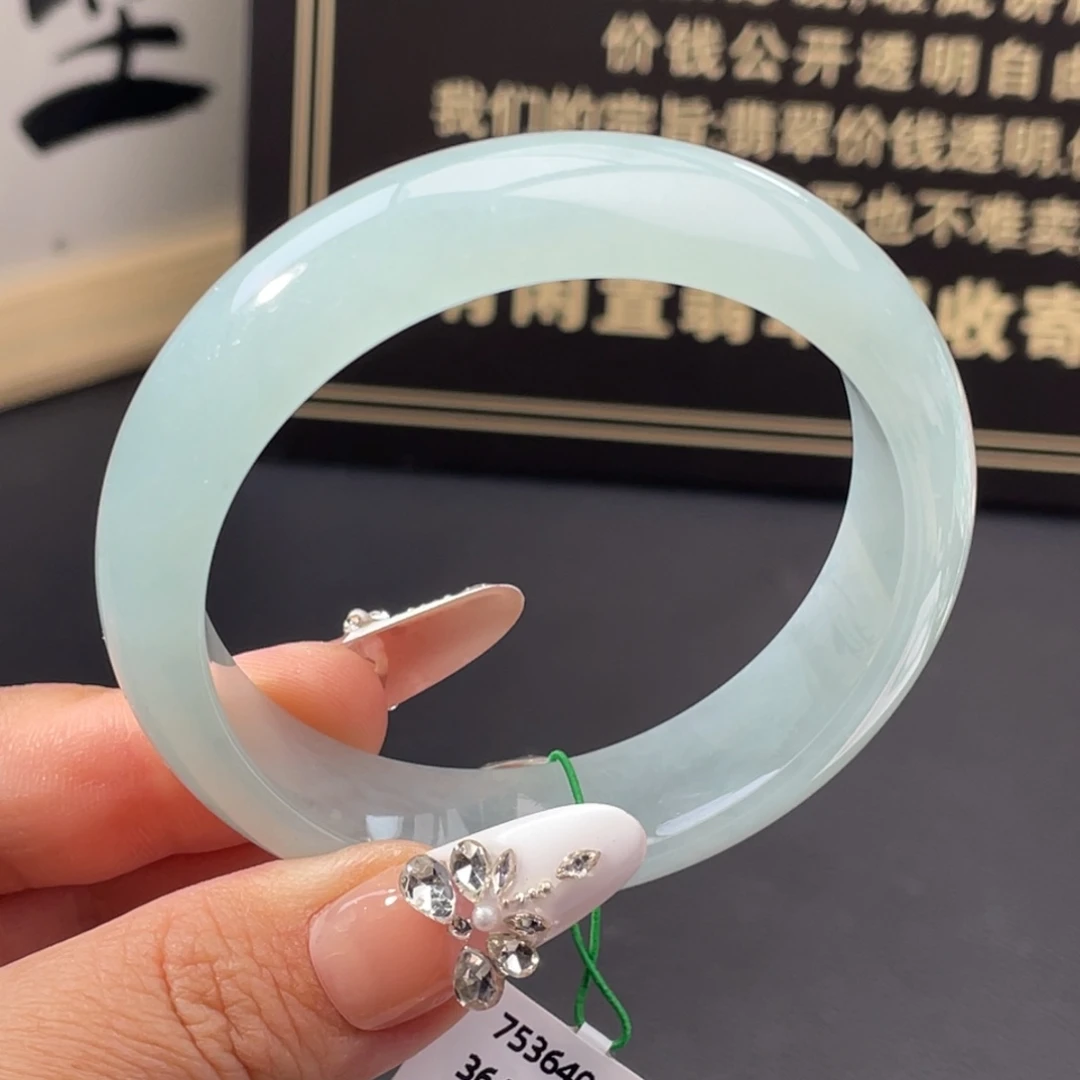 翡翠未镶嵌手镯冰胶蓝正圈手镯