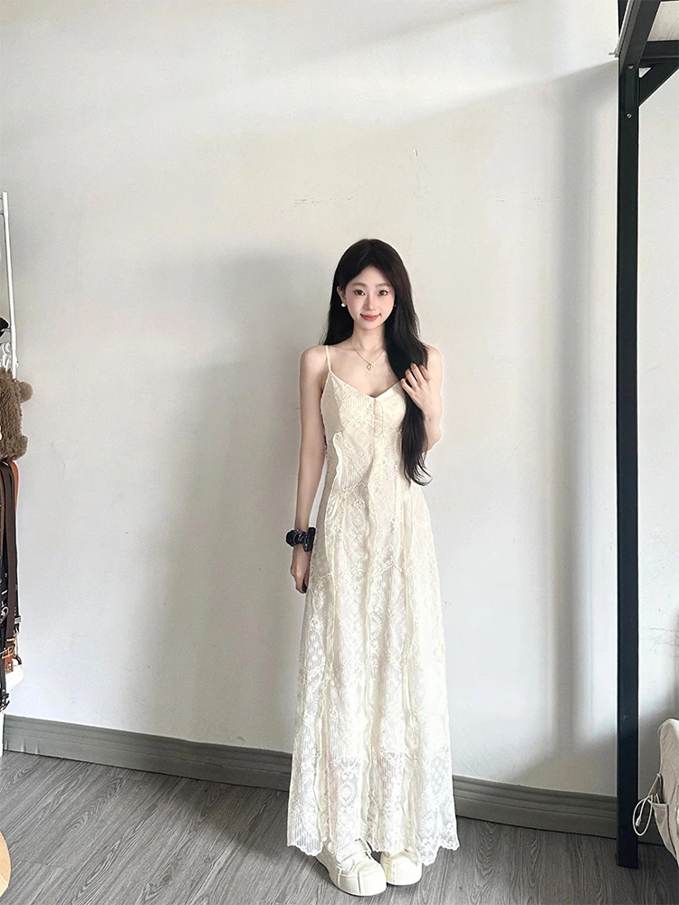 海边度假V领蕾丝吊带连衣裙女2024新款春季桔梗法式气质仙女长裙