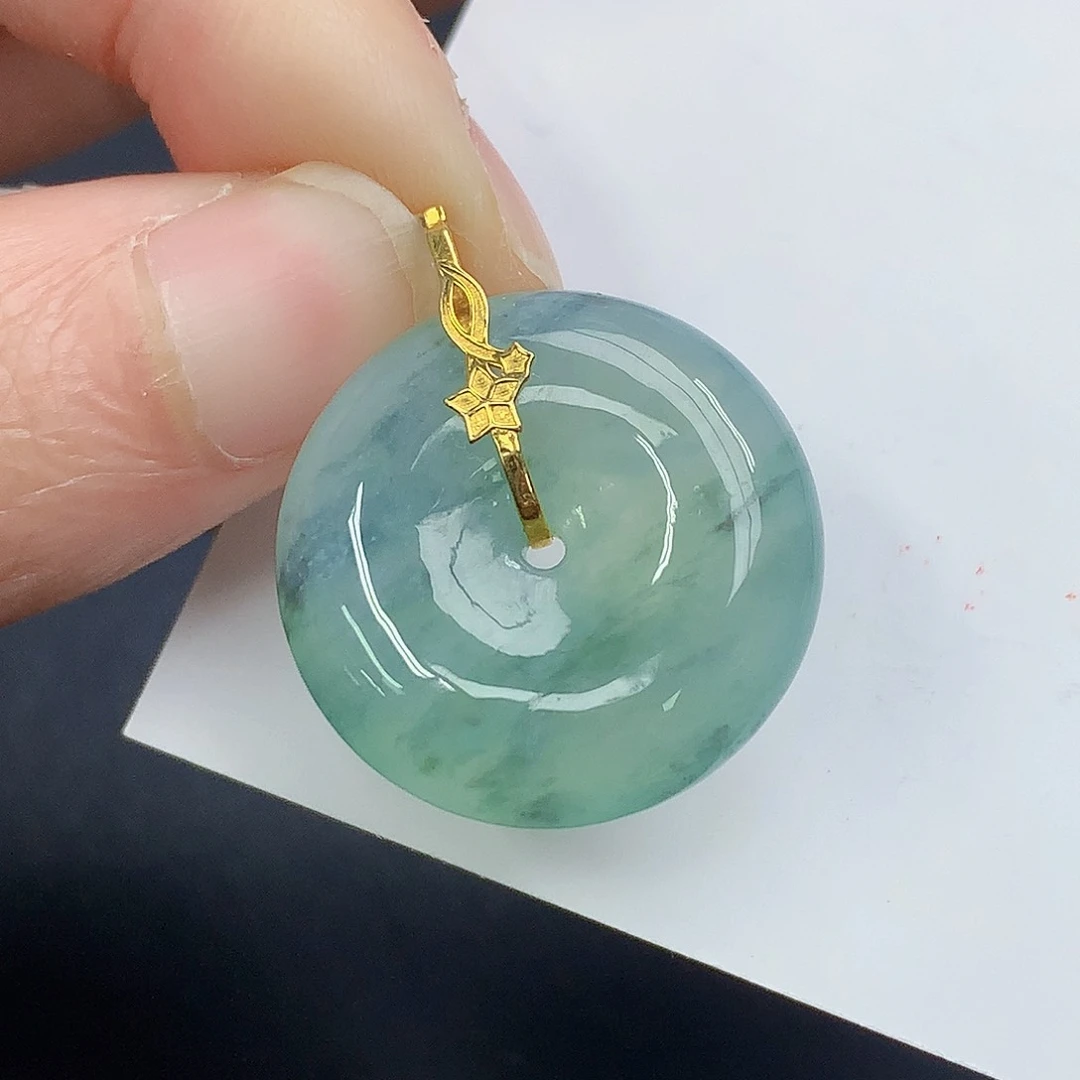 颈饰18K金镶嵌翡翠