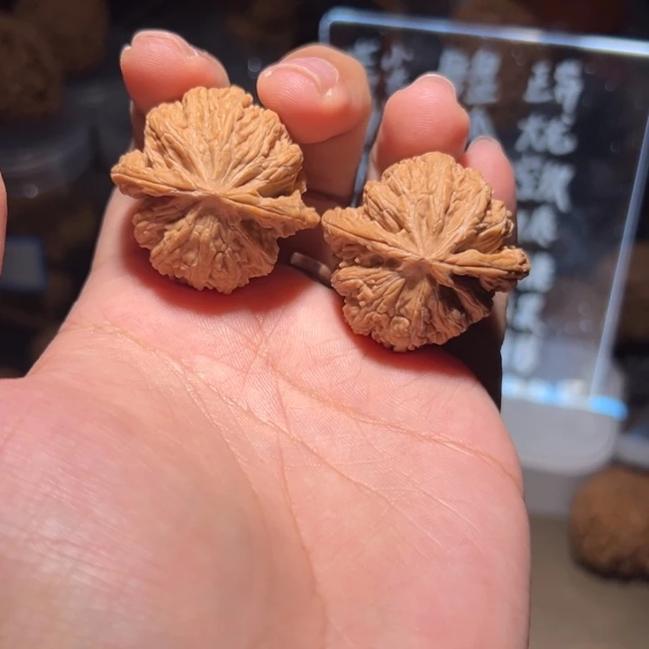 文玩核桃吊坠35密闻八筋率顶