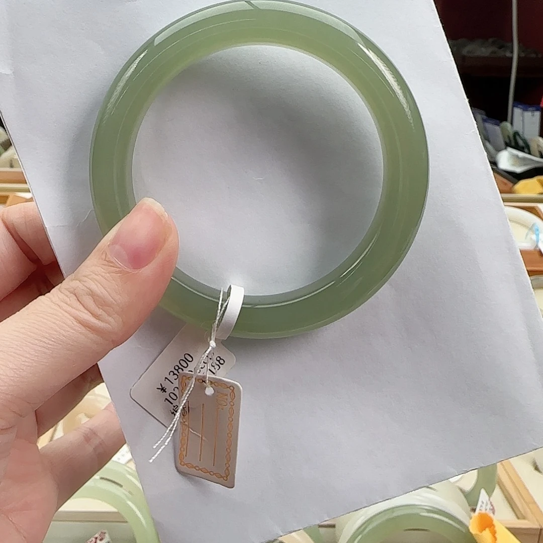 和田玉未镶嵌手镯56毕业冰绿