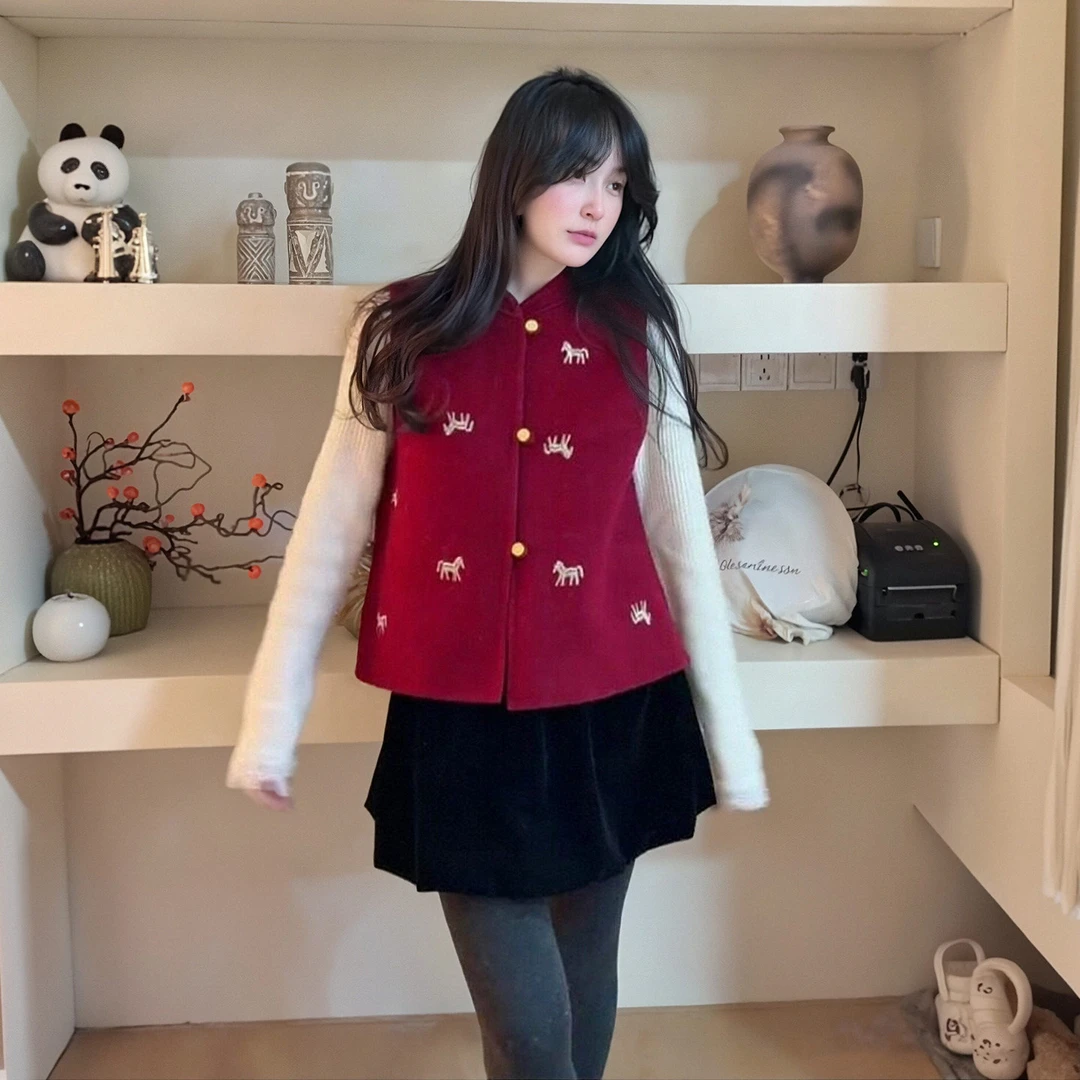 2026超火冬装一整套新中式国风刺绣马甲叠穿打底衫半身裙三件套女