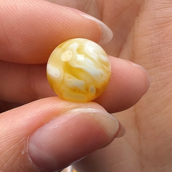 蜜蜡未镶嵌珠宝奇石