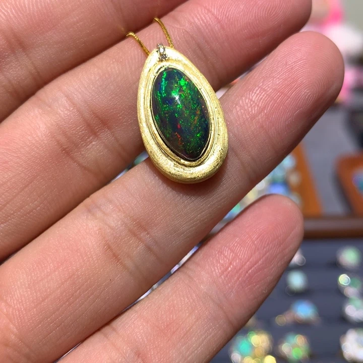 Y****欧泊银S925镶嵌欧泊吊坠