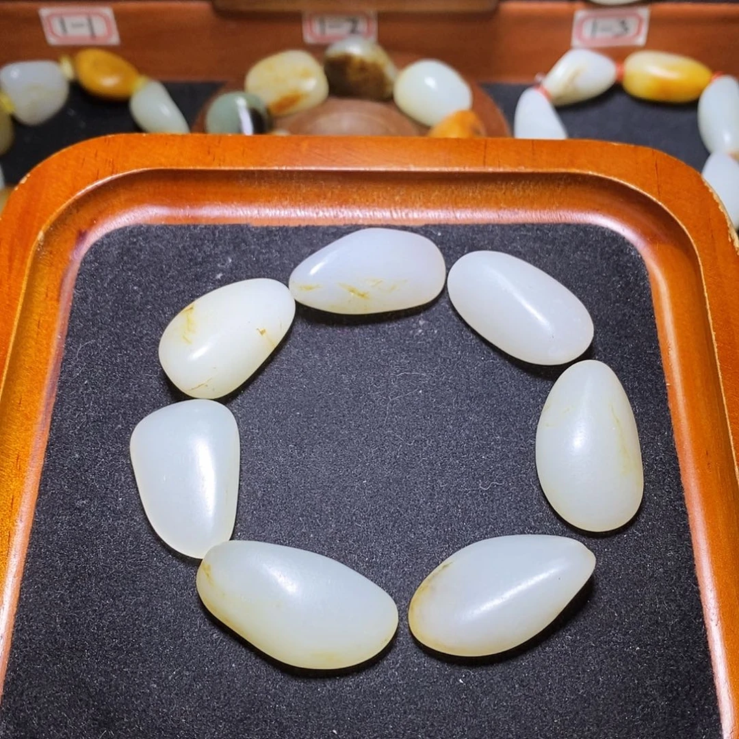 和田玉未镶嵌手链