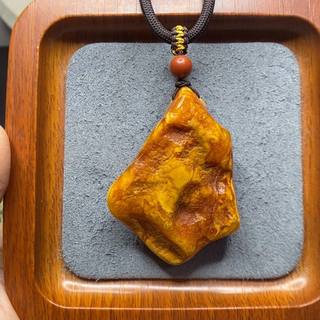 酱****蜜蜡未镶嵌颈饰郎